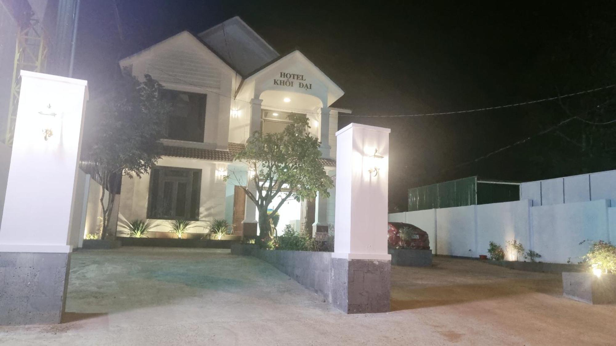 Khoi Dai Hotel Buon Ma Thuot Bagian luar foto