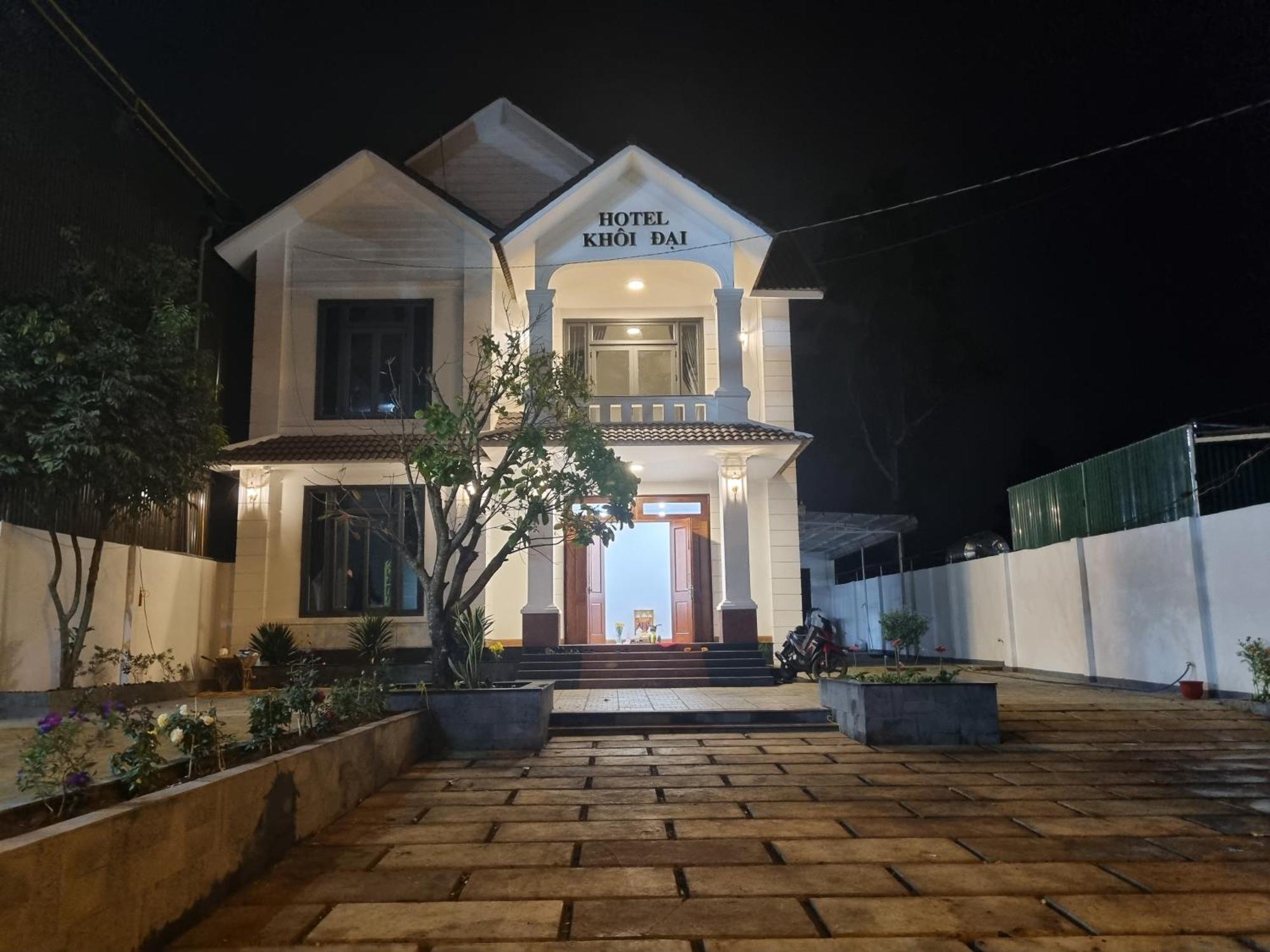 Khoi Dai Hotel Buon Ma Thuot Bagian luar foto