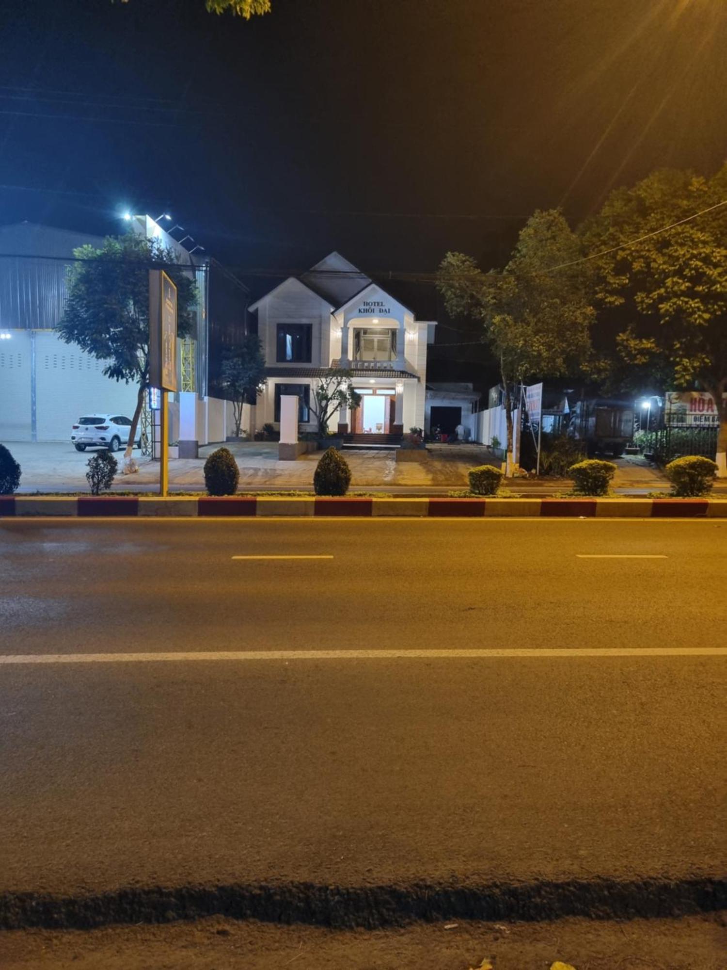 Khoi Dai Hotel Buon Ma Thuot Bagian luar foto